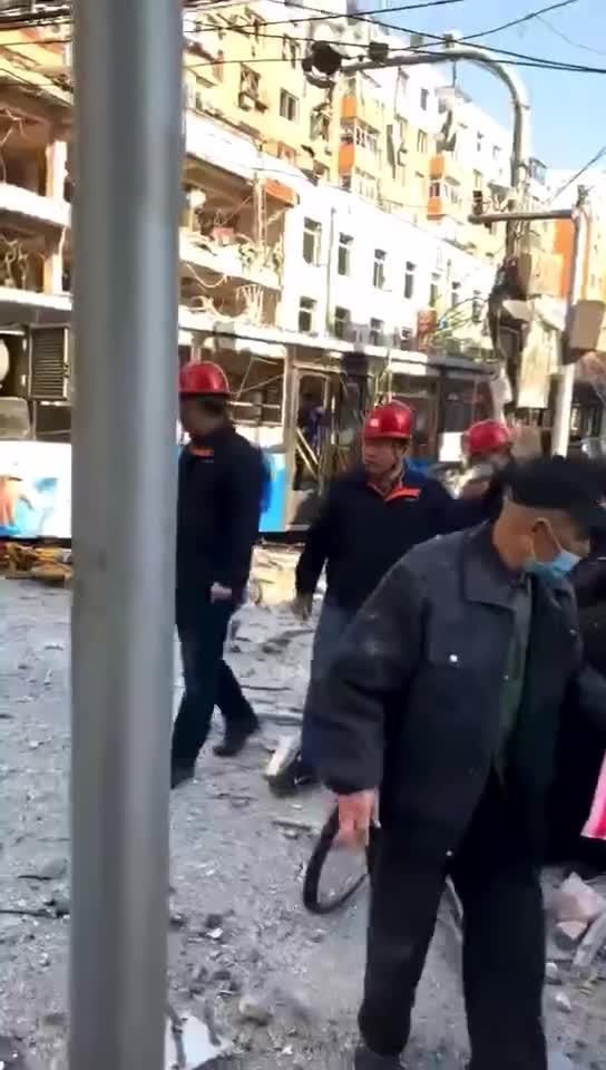 突發！沈陽一飯店燃氣爆炸，半條街成廢墟(圖3)
